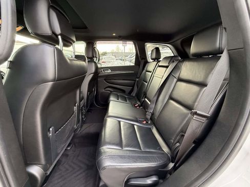 Used 2019 Jeep Grand Cherokee Limited image 13