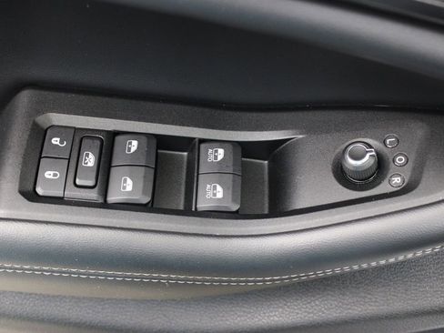 Used 2025 Jeep Grand Cherokee Altitude AWD/4WD image 17