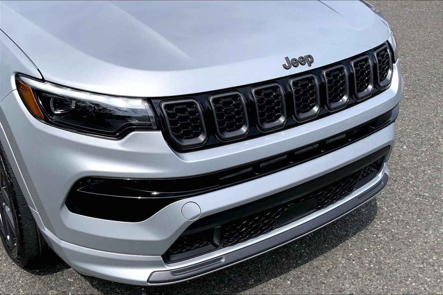 Certified 2025 Jeep Compass Limited w/ High Altitude Package AWD/4WD image 28