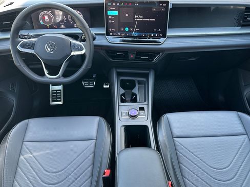 New 2026 Volkswagen Tiguan SE R-Line FWD image 11
