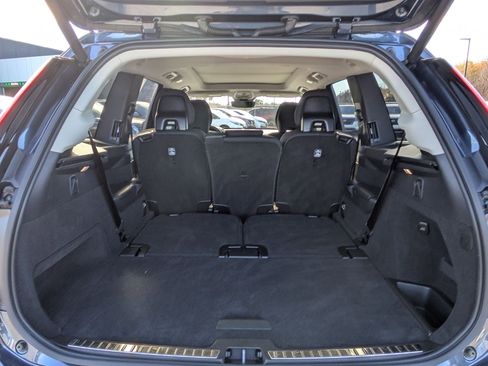 Used 2025 Volvo XC90 B6 Plus image 28