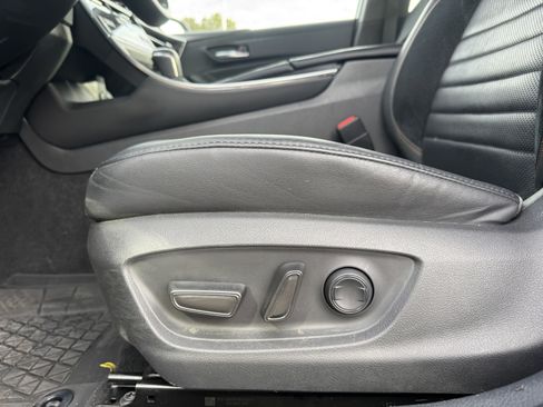 Used 2022 Toyota Avalon XSE image 11