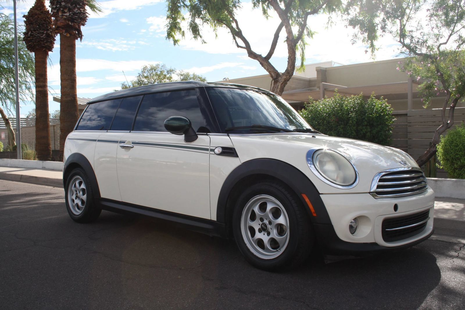 Used 2013 MINI Cooper Clubman FWD image 2