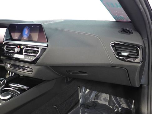 Used 2025 BMW Z4 M40i w/ Premium Package image 18