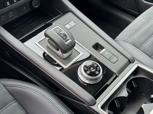 New 2025 Mitsubishi Outlander 4WD Plug-In Hybrid image 16