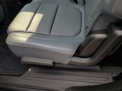 Used 2018 Chevrolet Traverse LT FWD image 16