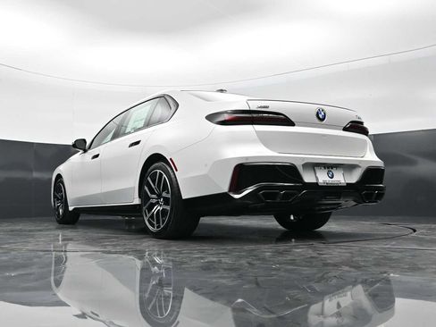 New 2026 BMW 760i xDrive w/ Executive Package image 30
