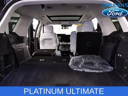 Used 2025 Ford Expedition Platinum w/ Platinum Ultimate Package AWD/4WD image 33