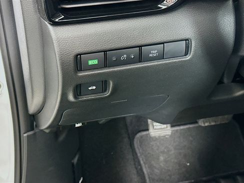 Used 2025 Nissan Sentra SV image 16