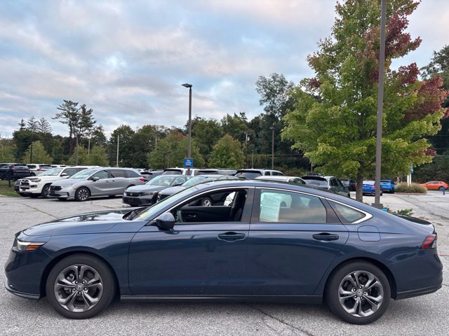 Used 2023 Honda Accord EX image 3