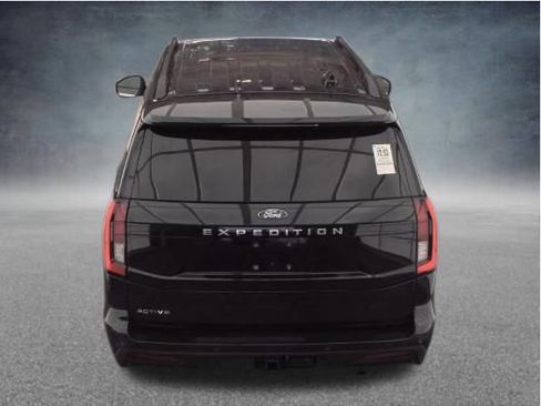 Used 2025 Ford Expedition Active AWD/4WD image 6