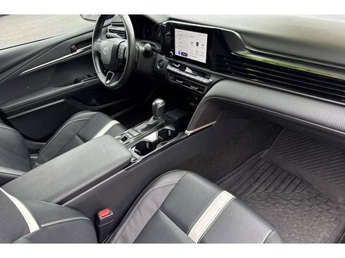 Certified 2025 Toyota Camry SE image 17