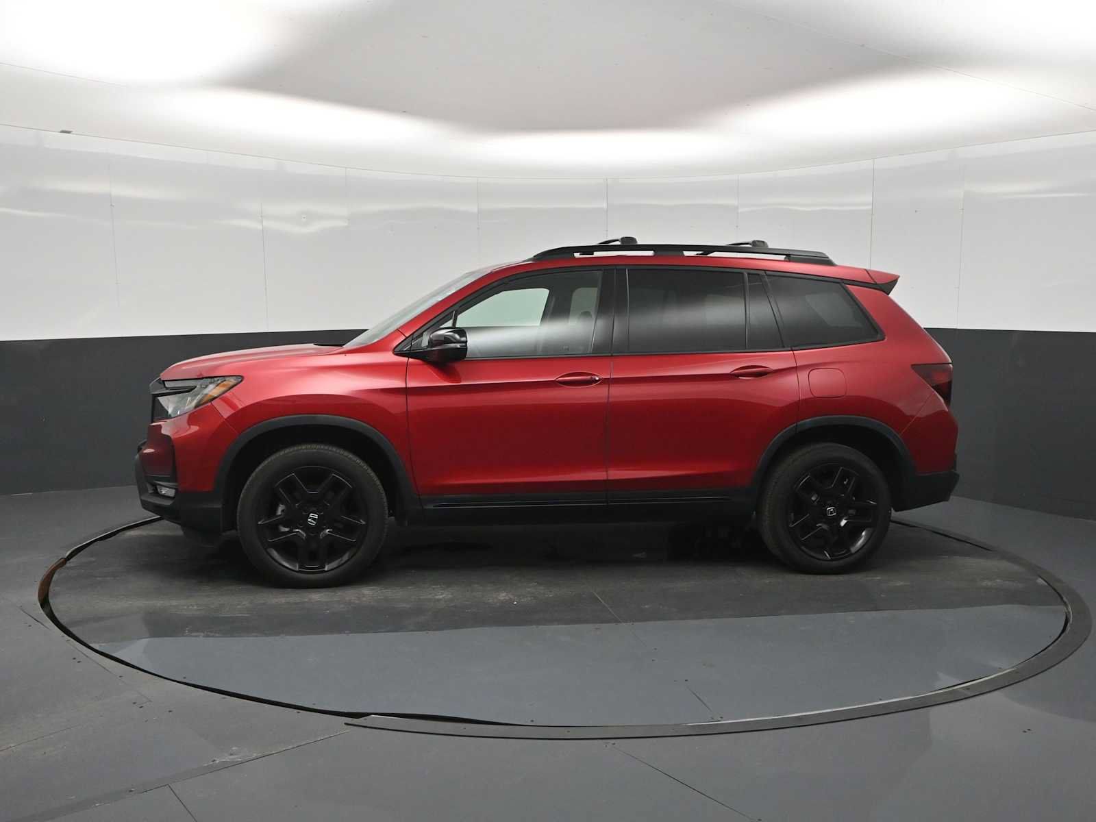 Used 2024 Honda Passport Black Edition image 4