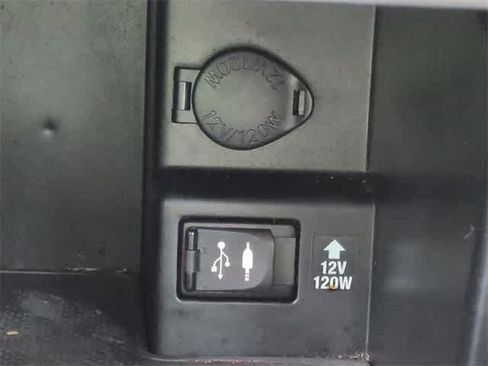 Used 2014 Toyota Camry L image 31