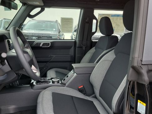 New 2026 Ford Bronco 4-Door AWD/4WD image 9