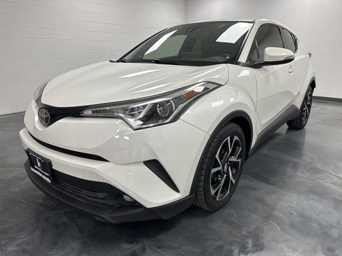 Used 2019 Toyota C-HR Limited FWD image 1