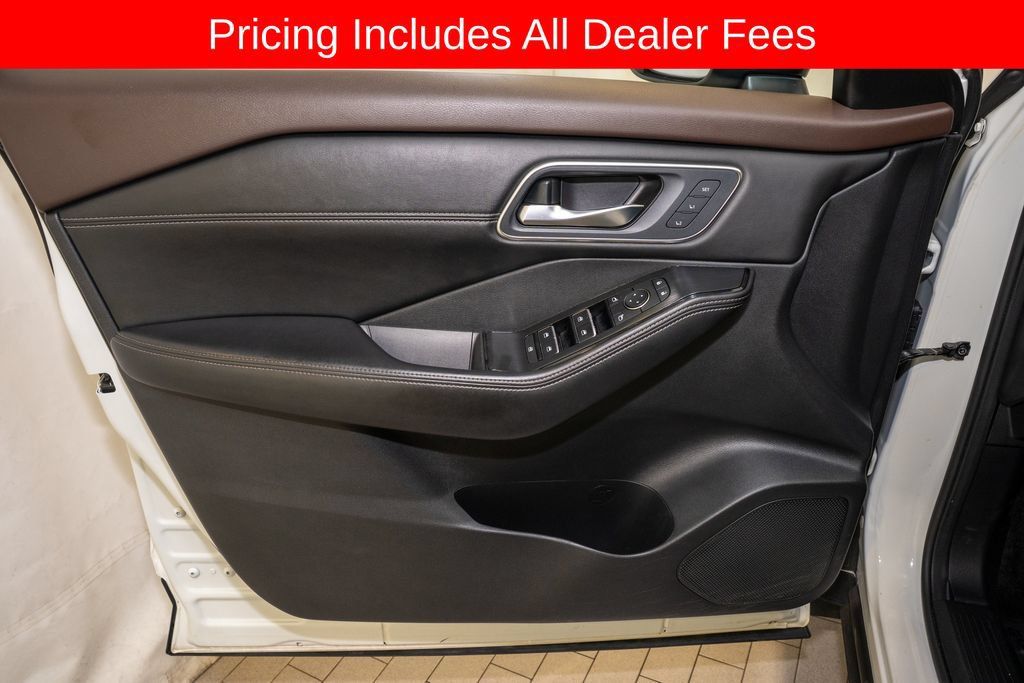 Used 2021 Nissan Rogue SL w/ Premium Package AWD/4WD image 13