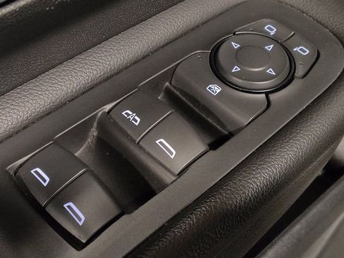 Used 2023 GMC Terrain SLT image 27