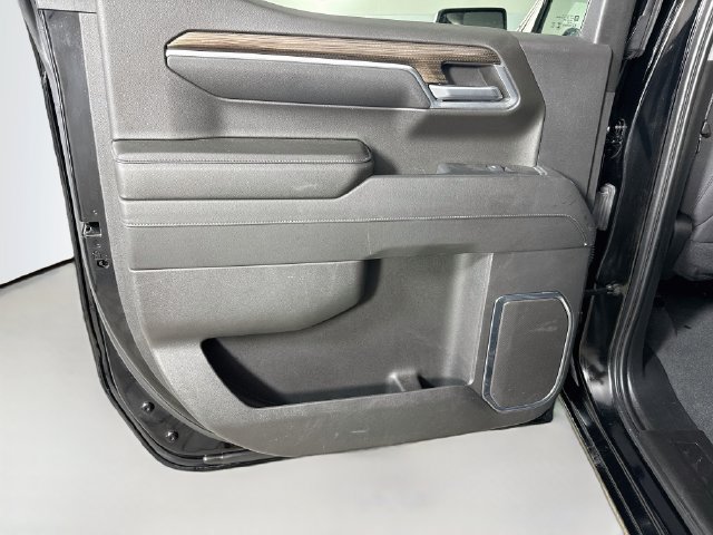 Used 2024 Chevrolet Silverado 1500 LT AWD/4WD image 25