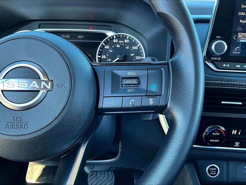 Used 2023 Nissan Rogue SV image 13