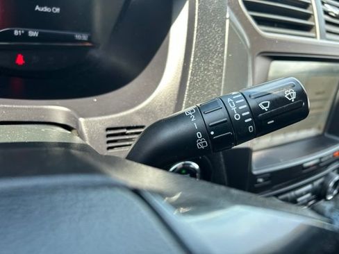 Used 2018 Ford Explorer XLT w/ Equipment Group 202A AWD/4WD image 25