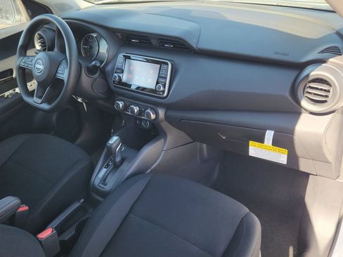 New 2025 Nissan Kicks Play S image 13