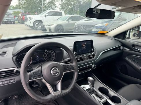 Used 2019 Nissan Altima 2.5 S FWD image 13