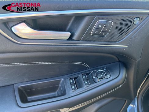 Used 2022 Ford Edge Titanium image 43