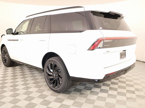 New 2025 Lincoln Navigator Reserve w/ Jet Appearance Package image 23