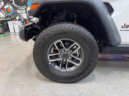 Used 2026 Jeep Gladiator Mojave AWD/4WD image 26