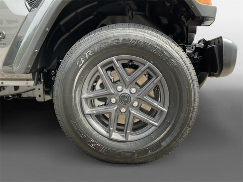 New 2025 Jeep Gladiator Sport image 8