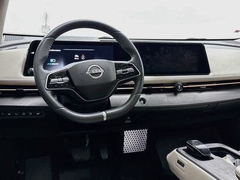 Used 2023 Nissan Ariya FWD image 18