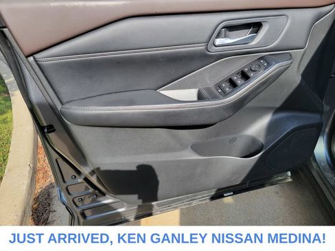 Certified 2023 Nissan Rogue SV w/ SV Premium B Package AWD/4WD image 15