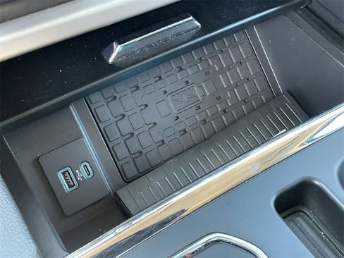 Certified 2024 Ford Expedition XLT image 40