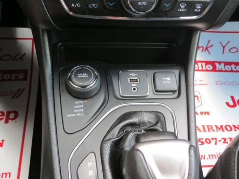Used 2022 Jeep Cherokee Latitude Lux AWD/4WD image 23