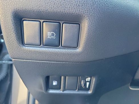 Used 2019 Toyota C-HR LE image 19