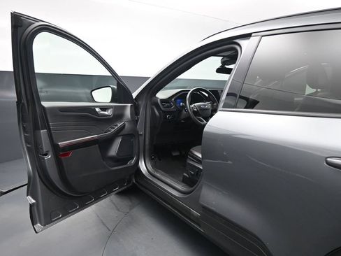 Used 2025 Ford Escape ST-Line w/ Tech Pack #1 FWD image 8