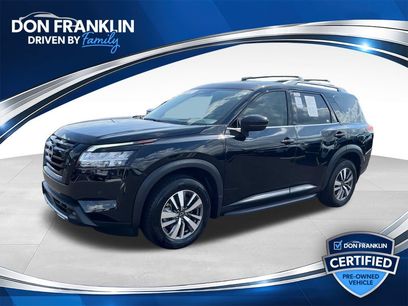Used 2023 Nissan Pathfinder SL w/ Black Appearance Package