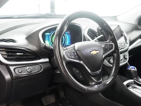 Used 2018 Chevrolet Volt LT w/ Comfort Package FWD image 10