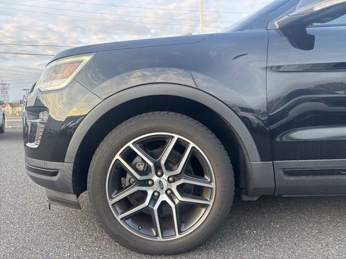 Used 2019 Ford Explorer Sport image 8