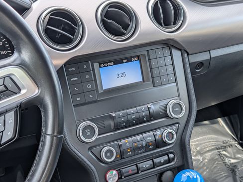 Certified 2022 Ford Mustang GT w/ Black Accent Package image 18