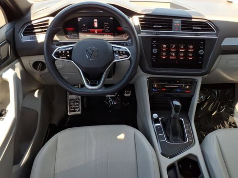 Certified 2023 Volkswagen Tiguan SE R-Line image 27