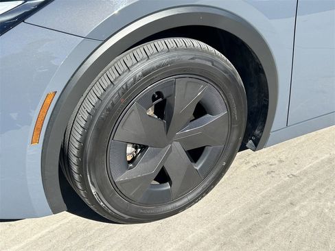 Certified 2025 Toyota Prius LE image 9