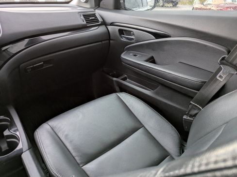 Used 2021 Honda Pilot Touring image 21