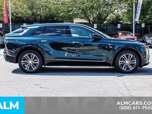 Used 2025 Cadillac Lyriq Luxury image 10