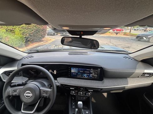 Used 2025 Nissan Kicks SV FWD image 31