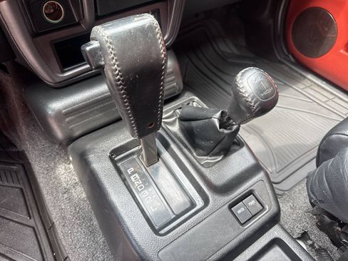 Used 1999 Isuzu VehiCROSS AWD/4WD image 25