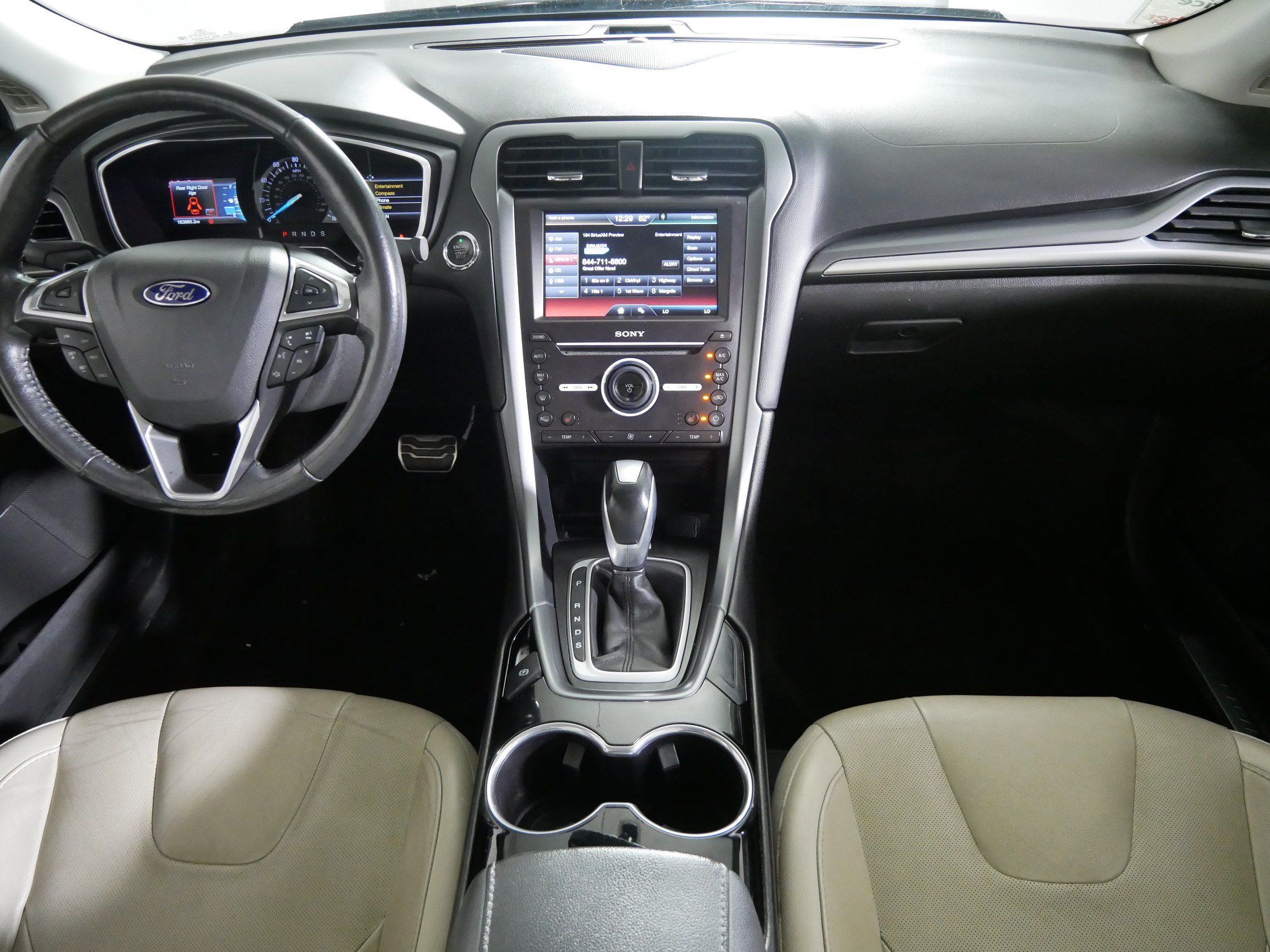 Used 2016 Ford Fusion Titanium FWD image 10