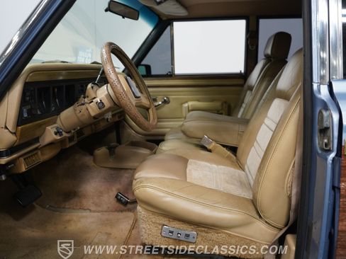 Used 1989 Jeep Grand Wagoneer AWD/4WD image 36
