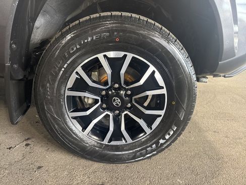 Used 2021 Toyota Tacoma TRD Sport image 7